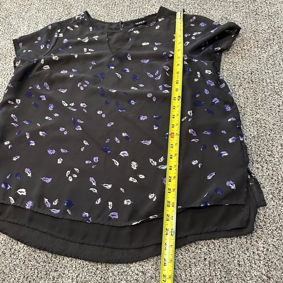 Torrid Size 00 XL 0X Grey & Purple Feather Chiffon Blouse  #94785 - Picture 13 of 13